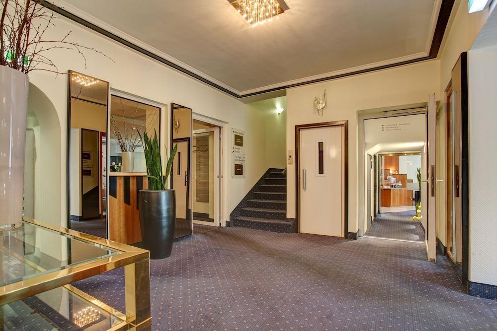 Trip Inn Hotel Esplanade, Duesseldorf Экстерьер фото