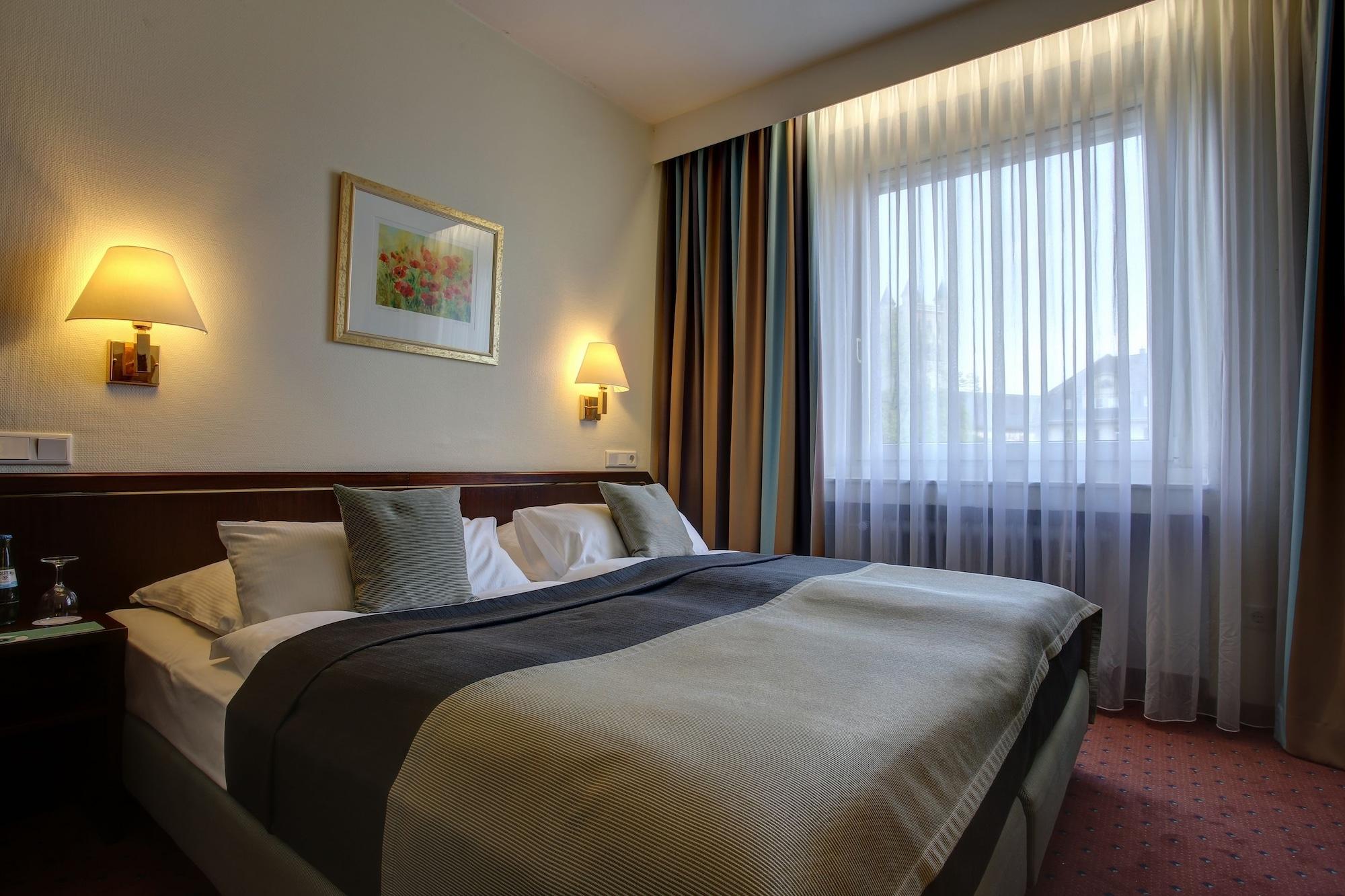 Trip Inn Hotel Esplanade, Duesseldorf Экстерьер фото