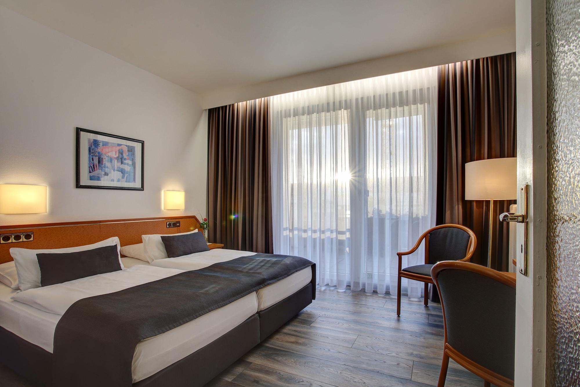 Trip Inn Hotel Esplanade, Duesseldorf Экстерьер фото