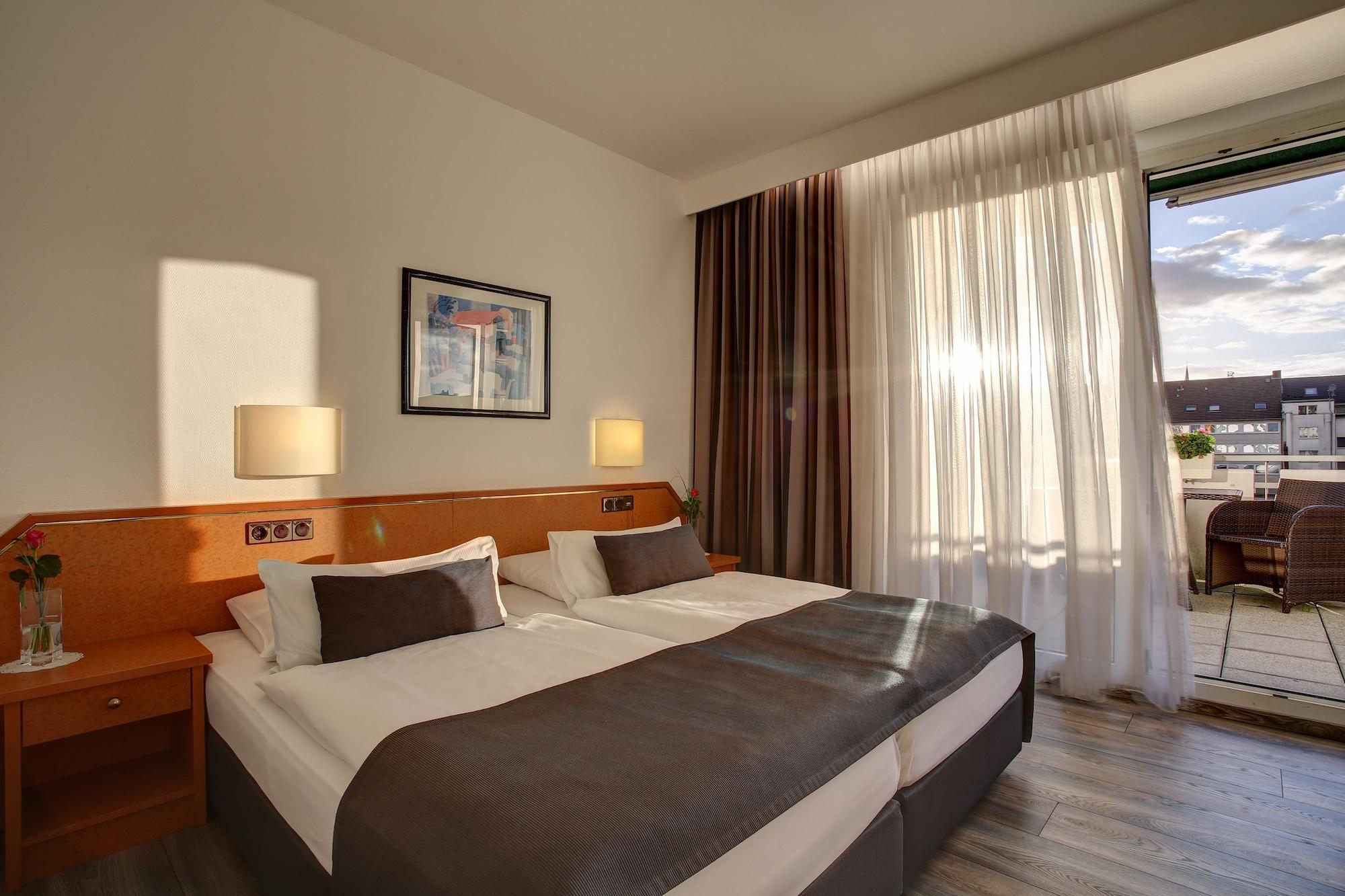 Trip Inn Hotel Esplanade, Duesseldorf Экстерьер фото