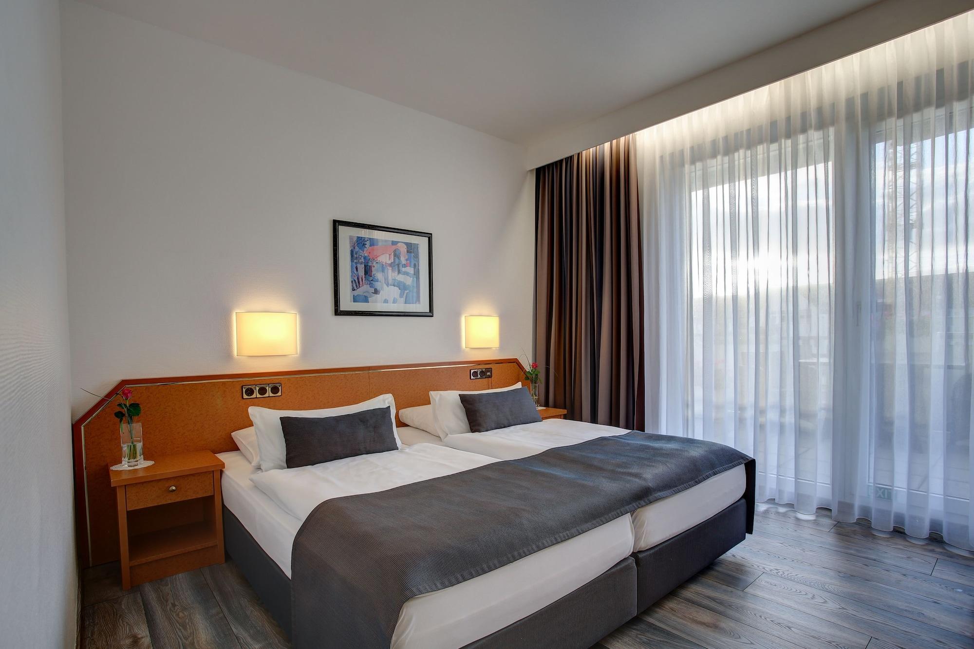 Trip Inn Hotel Esplanade, Duesseldorf Экстерьер фото