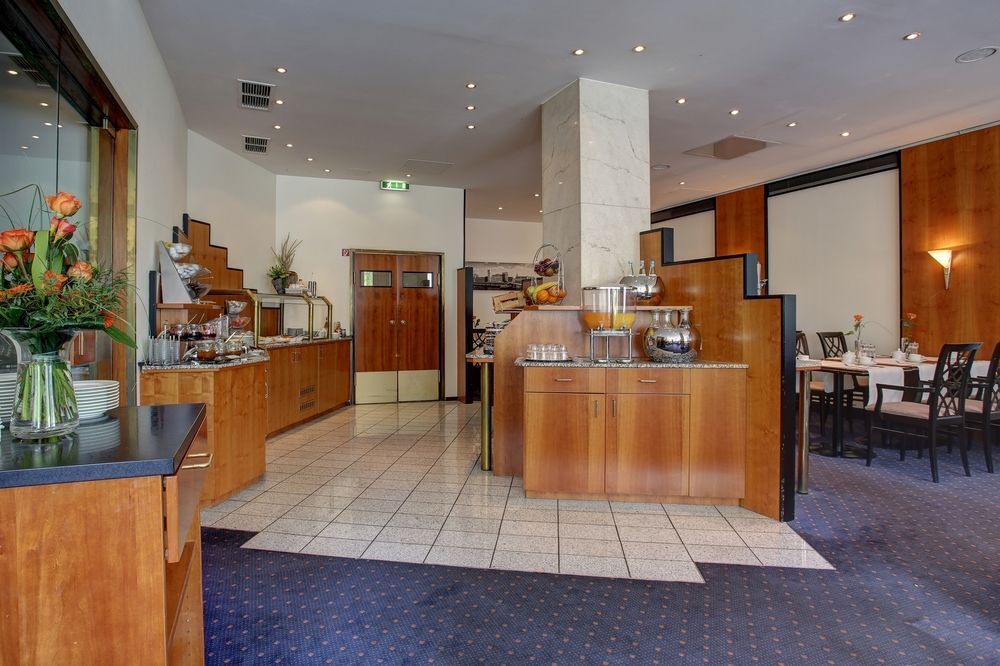 Trip Inn Hotel Esplanade, Duesseldorf Экстерьер фото